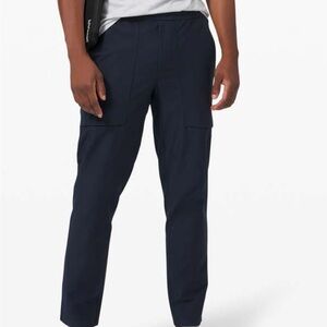 Lululemon Bowline Pant *Utilitech 30"
True Navy sz L